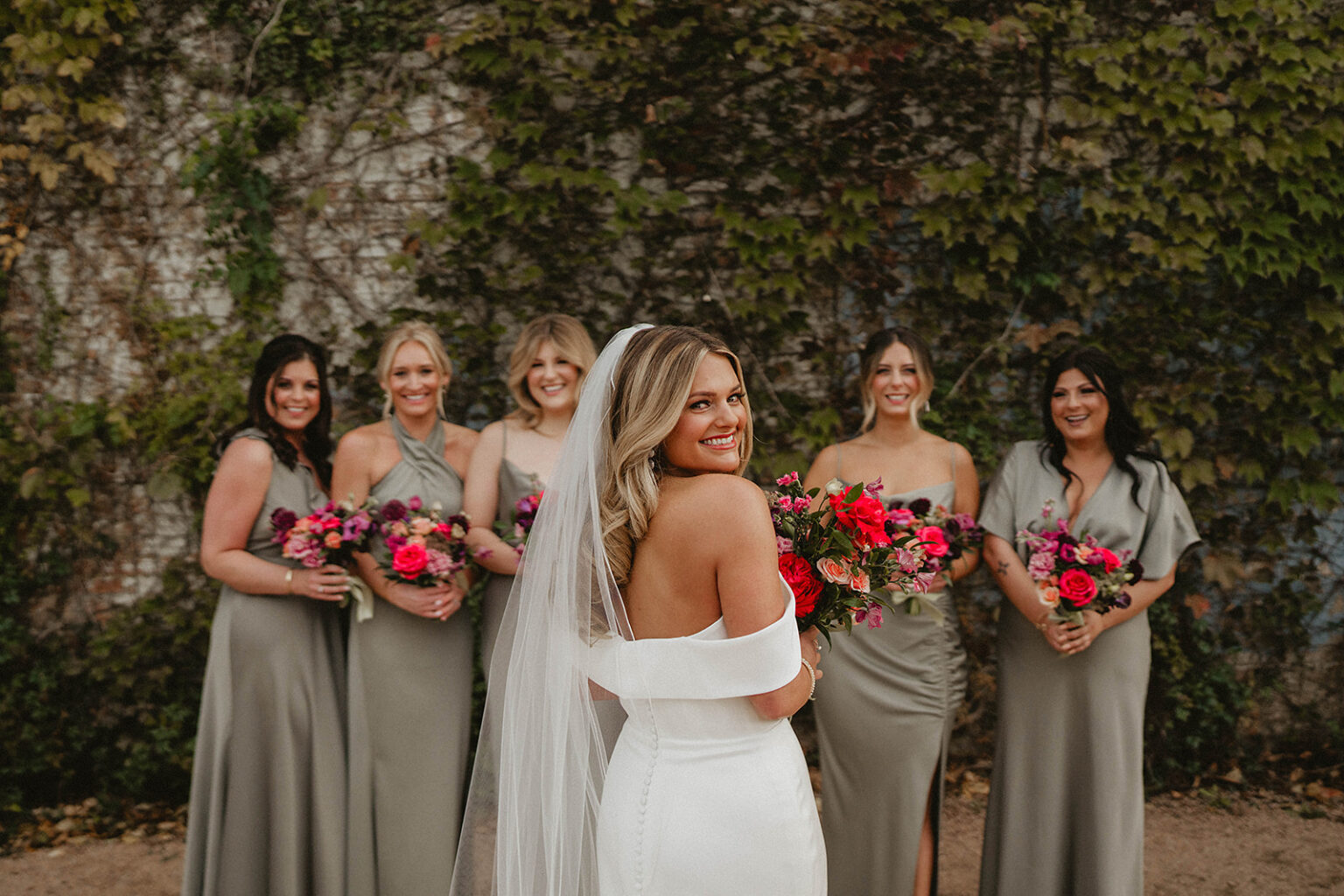 How Much Should You Spend on Wedding Flowers?